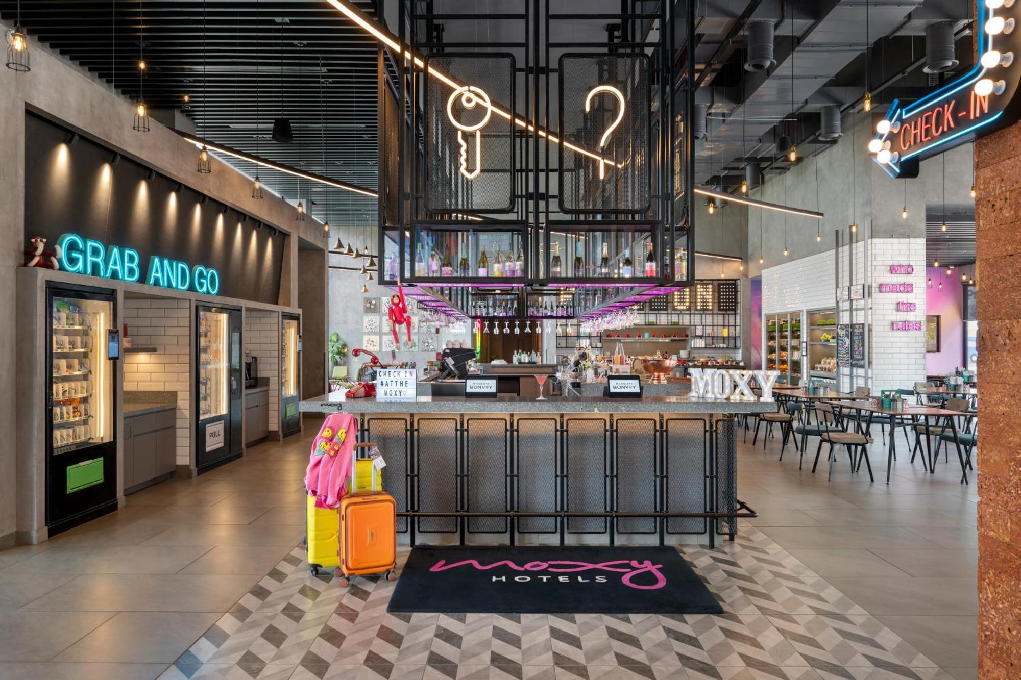 Moxy Bengaluru Airport Prestige Tech Cloud Hotell Devanahalli Exteriör bild