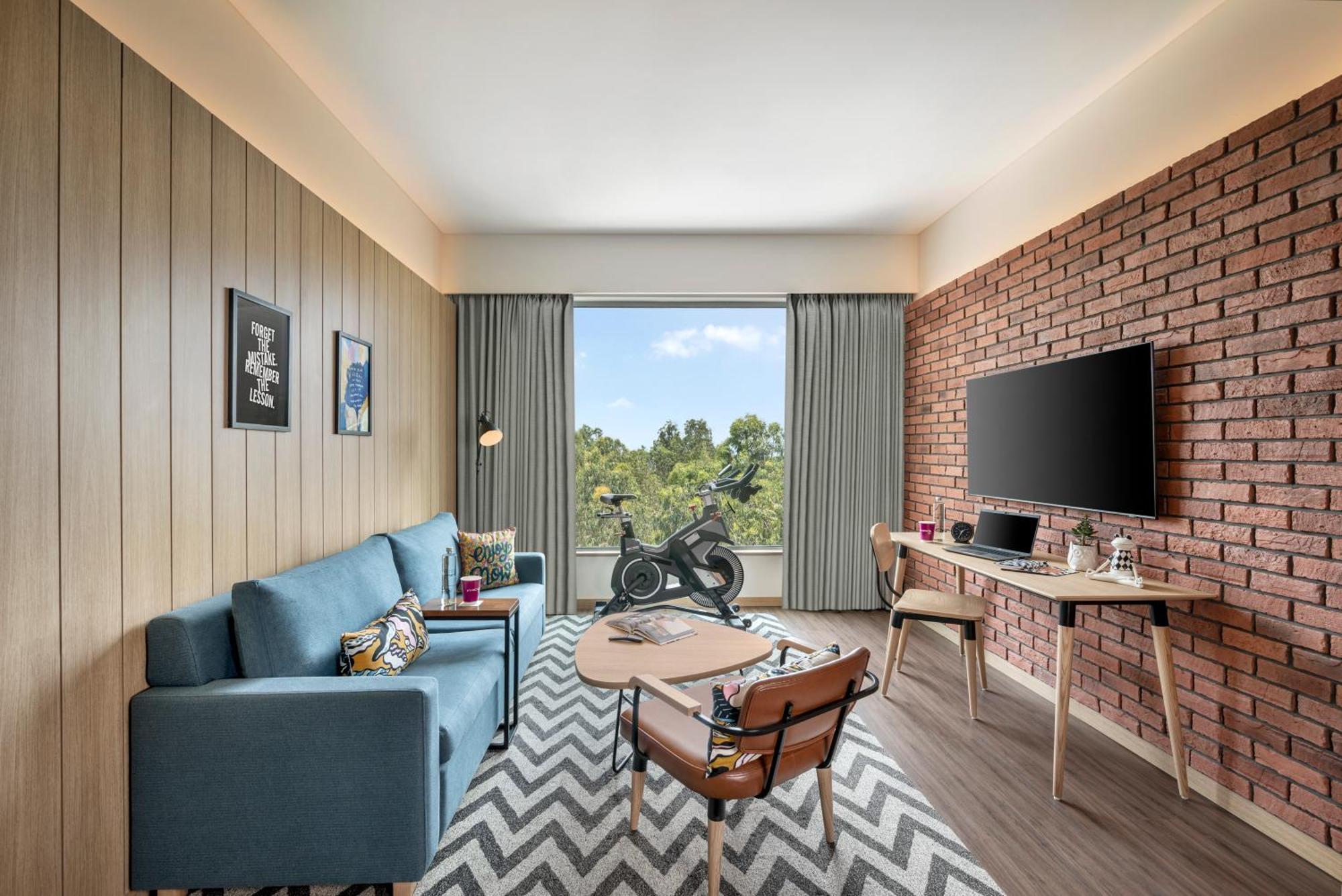 Moxy Bengaluru Airport Prestige Tech Cloud Hotell Devanahalli Exteriör bild