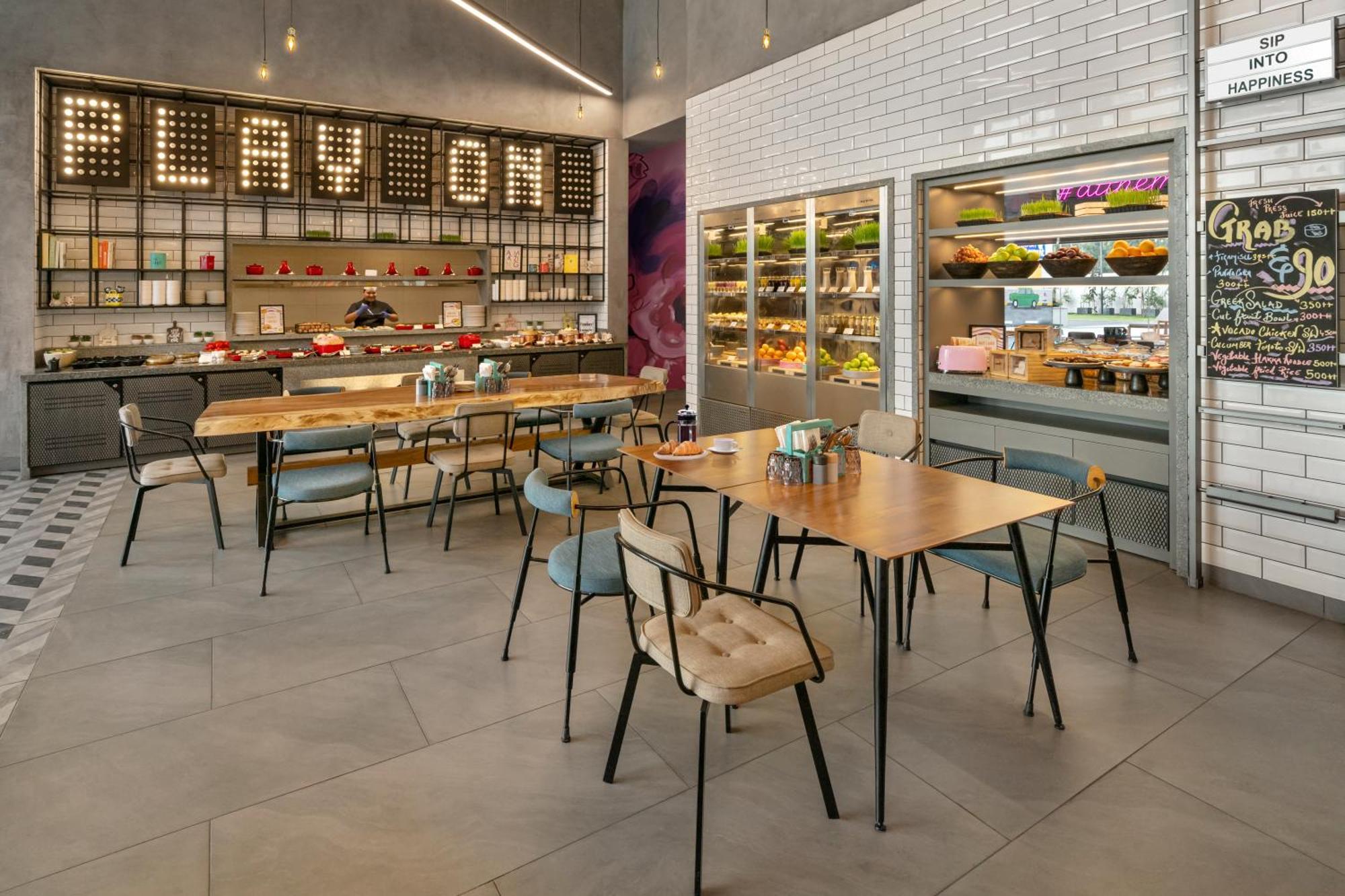Moxy Bengaluru Airport Prestige Tech Cloud Hotell Devanahalli Exteriör bild